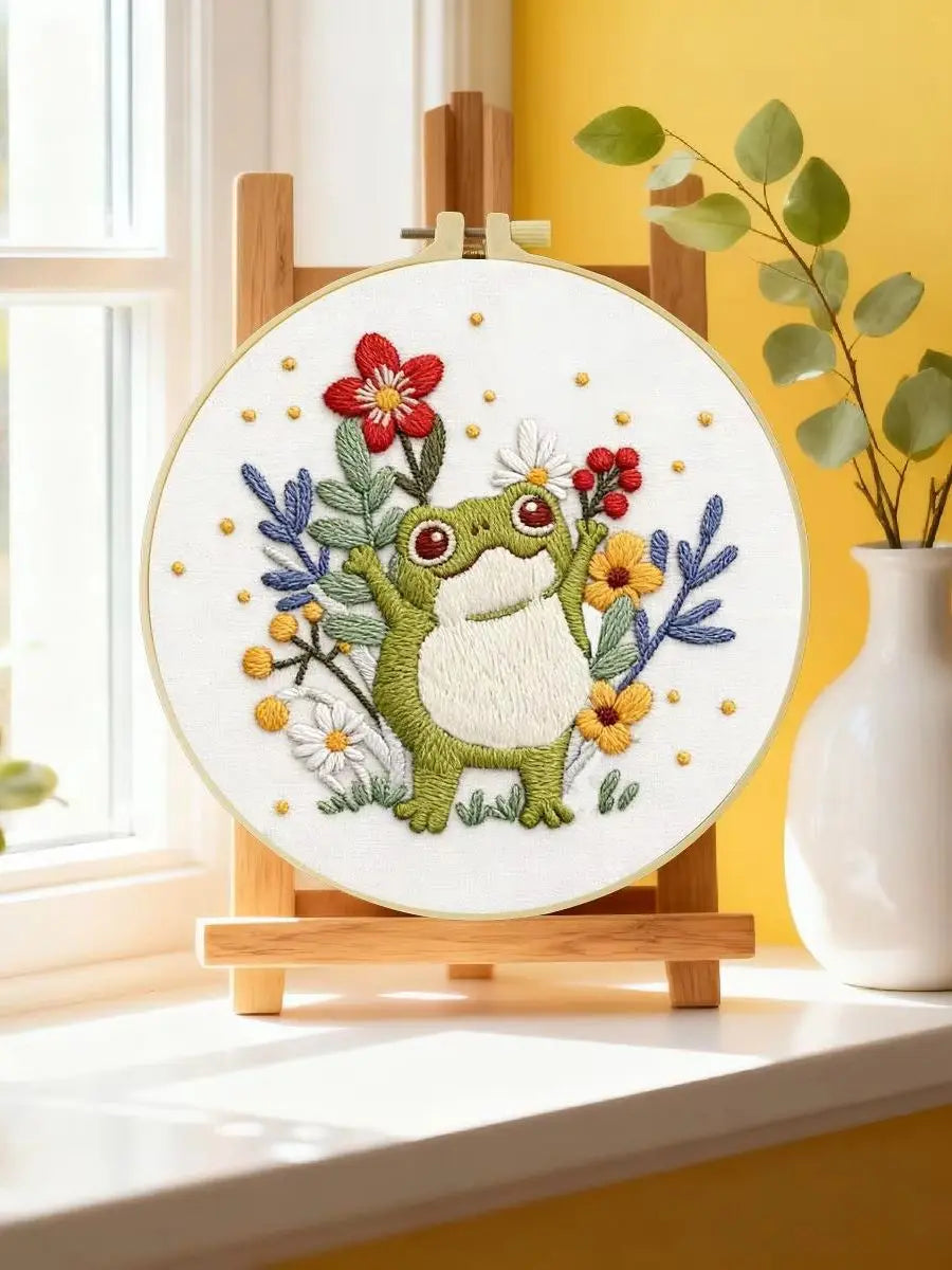 Cute Frog Embroidery Kit – Whimsical Floral Frog DIY Hand Embroidery Hoop Art Set